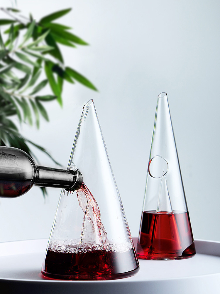 Decanter Aerator Set - コーン型ワインデカンターセパレーターバーアクセサリー高硼珪酸ガラスワインセットピラミッド型ウォーターフォール高速ボルドー注ぎ口エアレーター