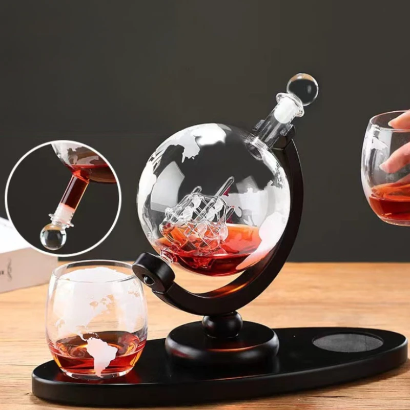 地球儀型のウイスキーデカンタ、ホウケイ酸ガラス製、木製ベース - Decanter Aerator Set のレビューと価格